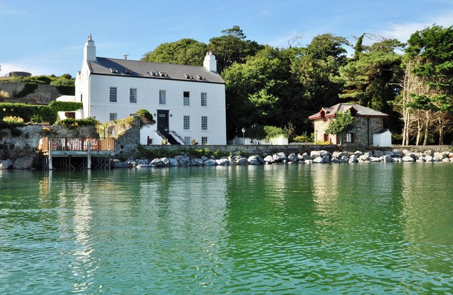 Luxurious Waterfront Georgian Manor House Restored and Fully Staffed 18 guestsn