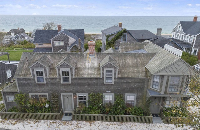 Luxury 1-Bedroom Residence in Sconset Village. Steps to Beach and Bluff Walk.