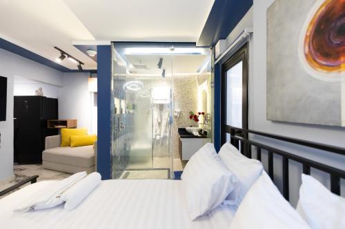 Luxury 1BD Studio wz Jacuzzi 5min to Airport, Massager