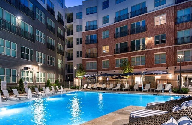Luxury 1Bed /1 Bath in Buckhead (Full Service Building)
