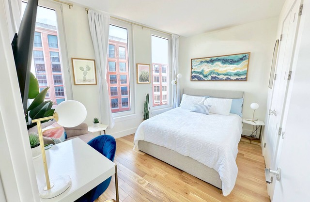 Luxury 1BR-1BA - Private Terrace - Gym - Lounge - Rooftop - Laundry