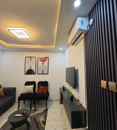 Luxury 1BR Apartment Free Parking & Fast Wi-Fi