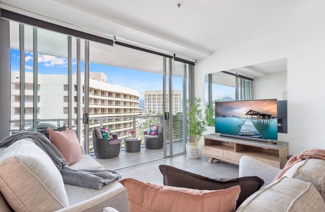 Luxury 1BR Apartment @ Harbour Lights Cairns