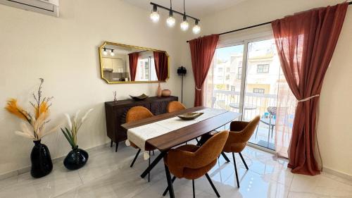 Luxury 2 Bedroom City Center