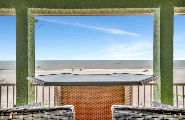 Luxury 2B/2B Oceanview, Beach Access, Prvt Balcony