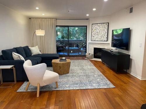 Luxury 2BR in Biltmore - Gated with Garage