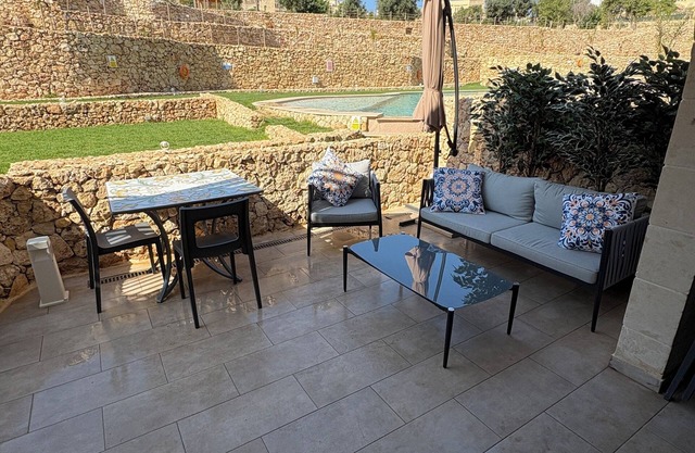 Luxury 3 Bed Apartment | Huge Pools and 15,000 sqm of gardens.