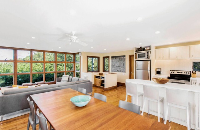 Luxury 3-bedroom Pines house with 360-degree views