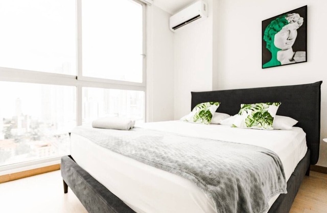 Luxury 3 Bedroom Cityview apt parkingandbalcony