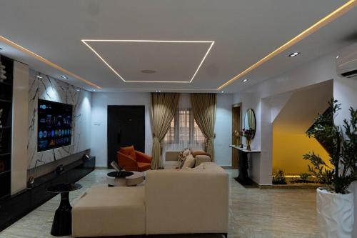 Luxury 3 bedroom duplex with private cinema