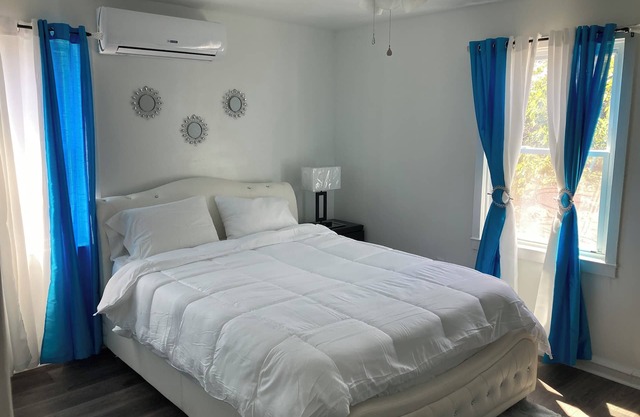 Luxury 3-bedroom house with parking WiFi, AC in fabulous Philadelphia.