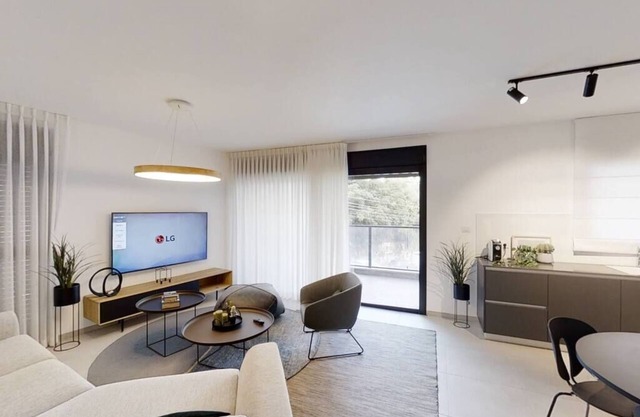 Luxury 3 Bedroom new apartment-Beach&Bahai Gardens