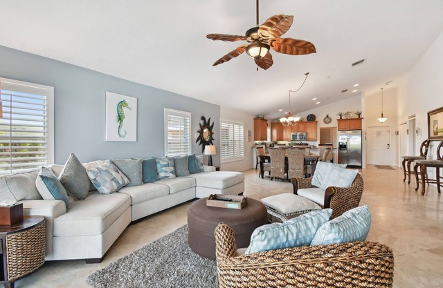 Luxury 3 BR w/Bonus Room, 2100 sq ft. Condo - HOME-AWAY FROM-THE-HOME OFFICE