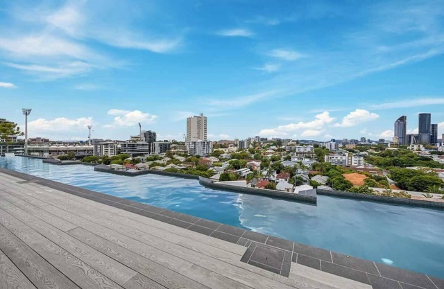 Luxury 3BR | Gabba, Pool & Gym