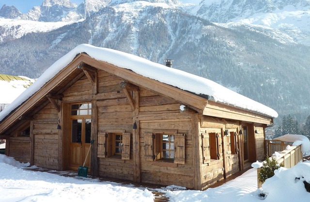 Luxury 4 Bedroom Spacious Chalet 5 min flat walk to Chamonix centre