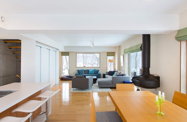 Luxury 4 Bed Ski Chalet in Hirafu, Niseko Chalet 1006