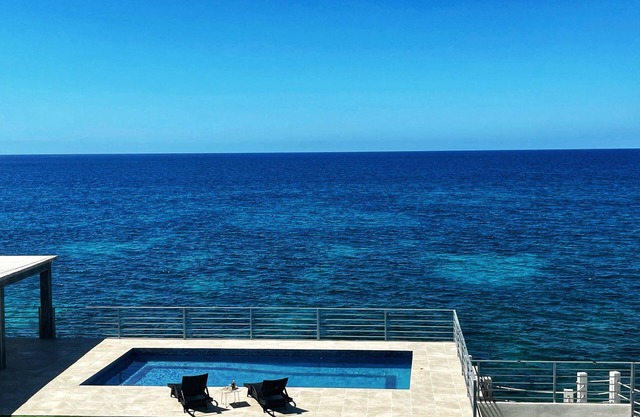 Luxury 4 Bedroom Oceanfront Villa