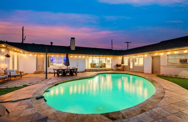 Luxury 4 Bedroom Villa with Pool