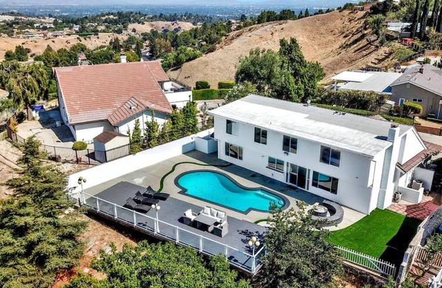 Luxury 4 BR Home with Pool and Mountain View