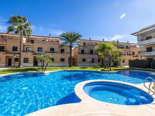 Luxury 5-bedroom townhouse in Jardines del Pla, Javea 250m from the Arenal