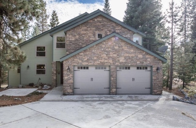 Luxury 5 Bedroom 4.5 Bathroom Shaver Lake Home in Wildflower Village with AC
