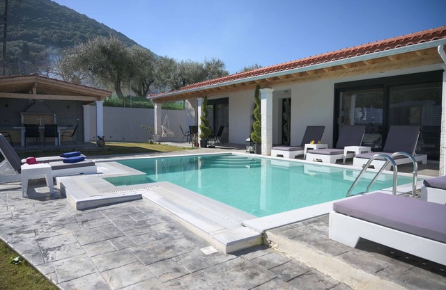 Luxury 5-Bedroom Corfu Villa, Near Messonghi Beach with Pool, Hot Tub & BBQ Area