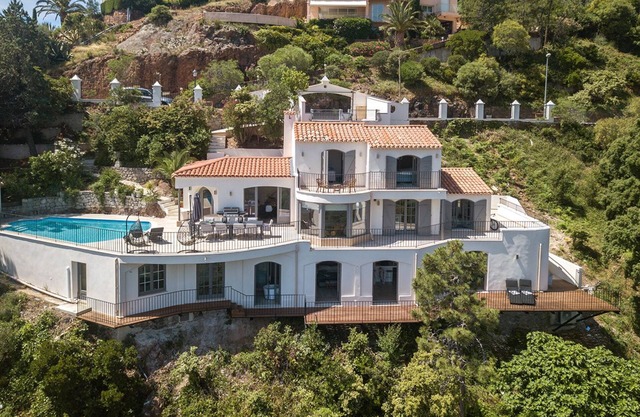Luxury 5 Bedroom Villa with Panoramic views of Cannes and Theoule-Sur-Mer
