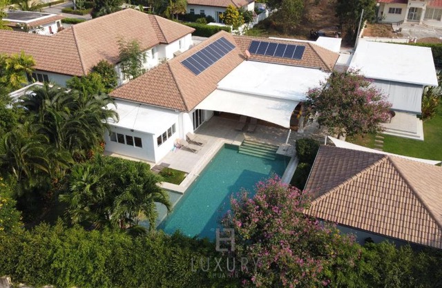 Luxury 5 Bedroom Pool Villa Amrahs