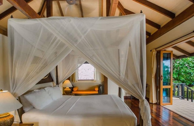 Luxury 5 Bedroom Spacious Villa Baan Khating !!