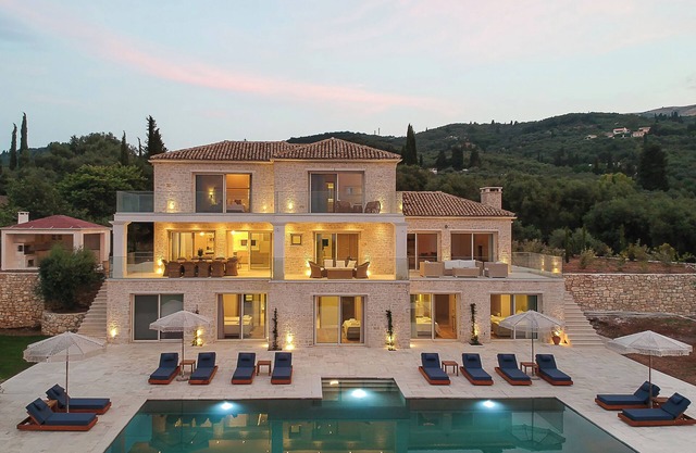 Luxury 6 bedroom Villa with pool, Northeast Corfu, sleeps 12