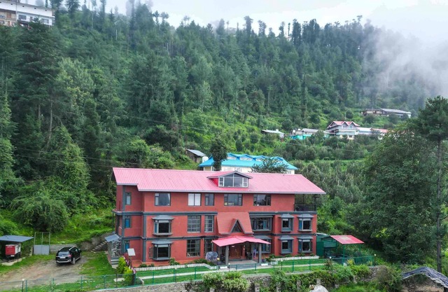 Luxury 7 Room Private Villa near Shimla