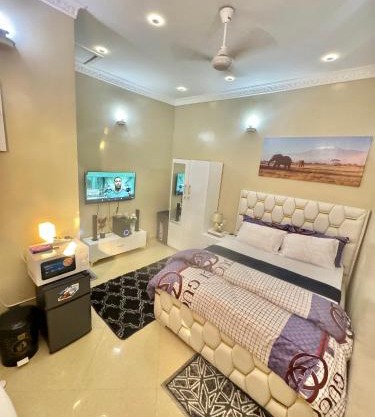 Luxury & Affordable Room