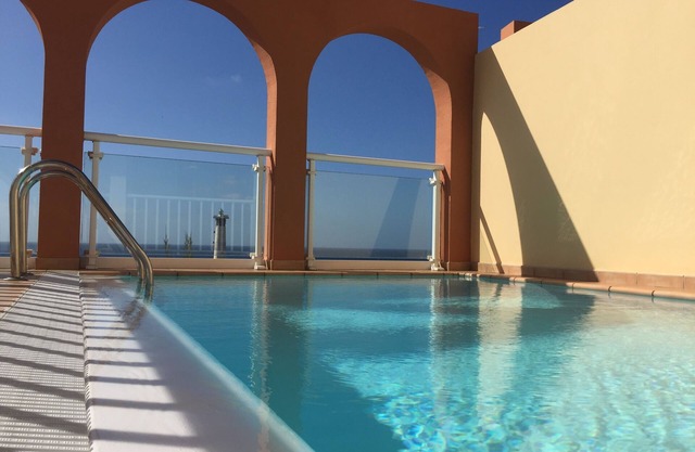 Luxury apartment, Wifi, lighthouse and beach views, private pool