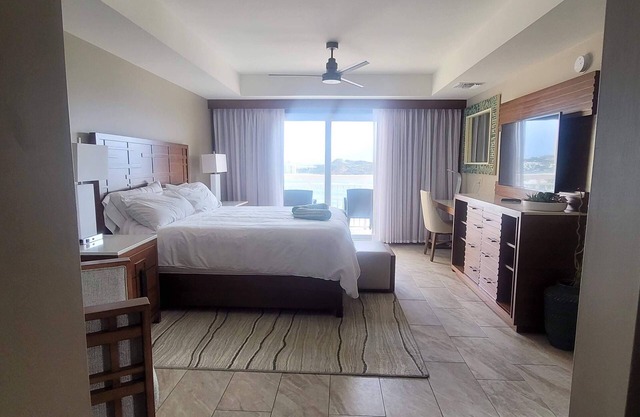 Luxury apartment for 2 to 8 people at the DBC/JW Marriott Hotel * SXM