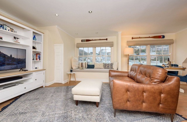 Luxury apartment in the centre of Looe town.