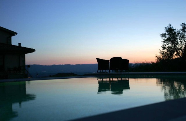 Luxury apartment in Loro Chianti, for family, in a farmhouse,with pool, AC, WiFi