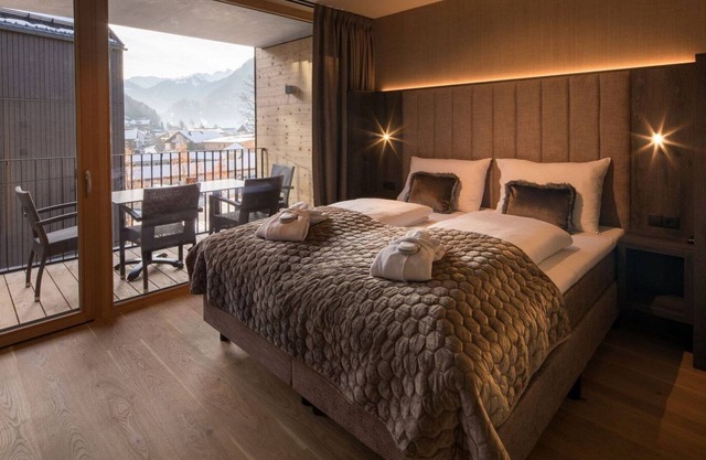 Luxury Apartment, pool & SPA, by the mountain railway, PURE Resort Schruns