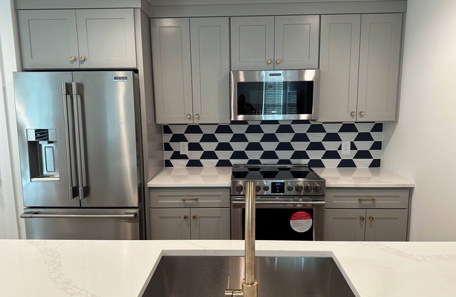 Luxury apartment close to Charleston, Shem Creek, Sullivan's Island, IOP beaches