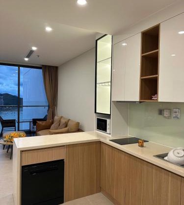 Luxury apartment with sea view, Thap Ba
