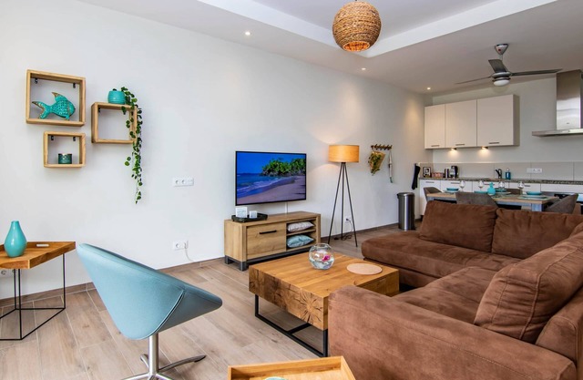 Luxury apt. in a quiet and safe resort, close to Blue Bay!