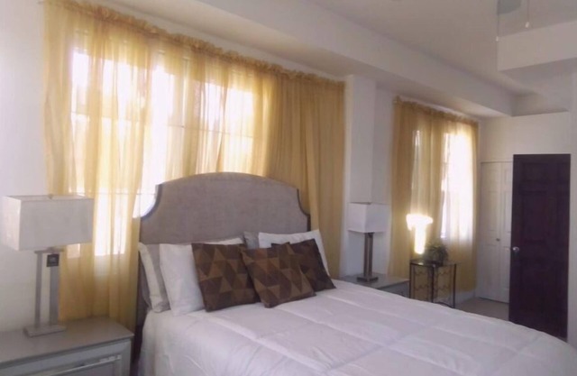 Luxury awaits. This three bed room unit is located in the upscale neighborhood