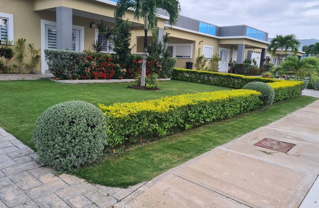 Luxury Beach Front 3 Bed/2 Bath at Marina Villas