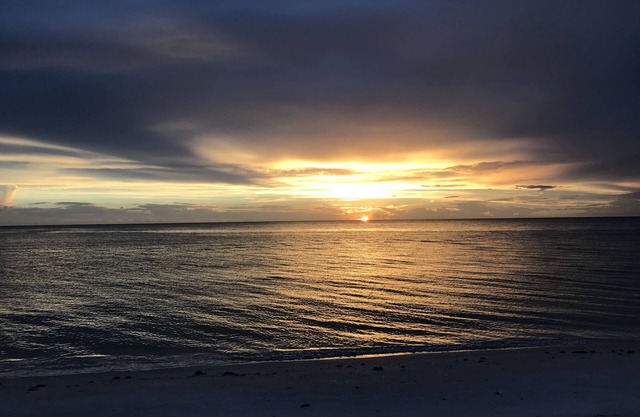 Luxury, Beach Vacation, 600 feet to Naples Beach!