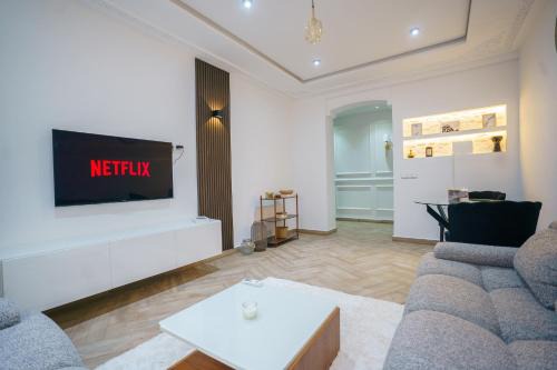 Luxury Beachfront Apartment NOUR 'Iris Plage'