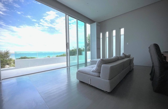 Luxury Beachfront Cottage