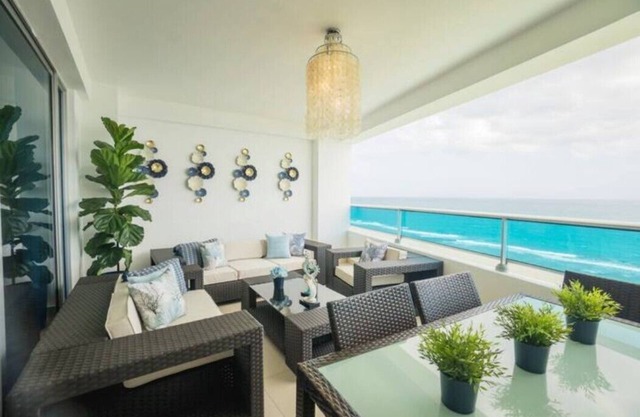 Luxury Beachfront 2BR at Las Olas, Juan Dolio