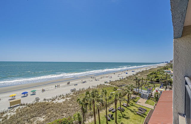 Luxury Beachfront Condo w/resort amenities, newly remodeled, direct ocean views