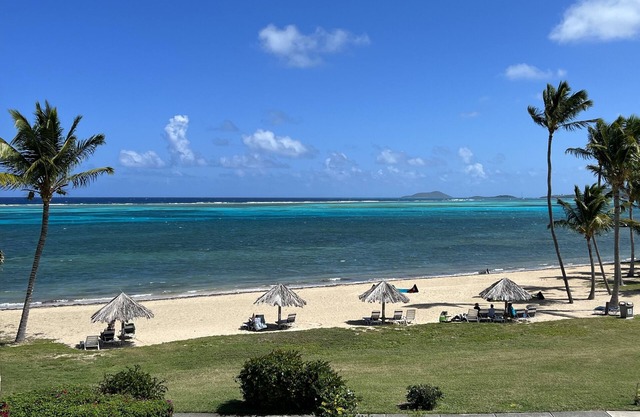 Luxury Beachfront Condo with Pool and Hot Tub