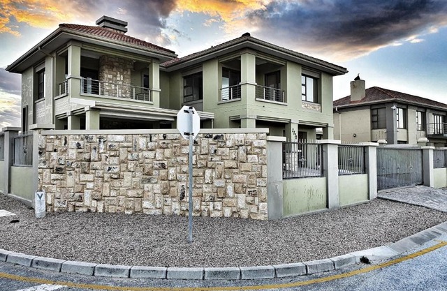 Luxury Beachhouse Villa II
