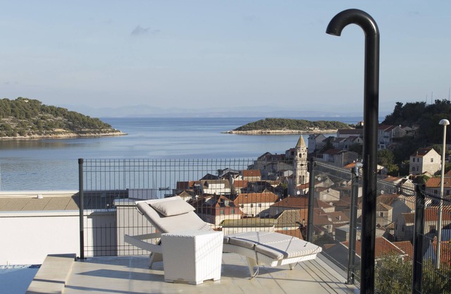 Luxury Blue Villa Onix with Private Pool Vis Island